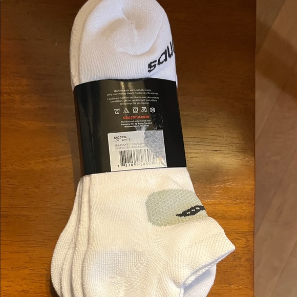 Saucony Men's White and Gray Performance No Show Socks 5 pack - Picture 3 of 3